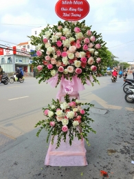 Kệ hoa khai trương, chúc mừng MS31