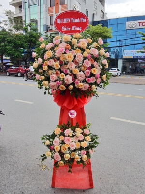 Kệ hoa khai trương, chúc mừng MS134