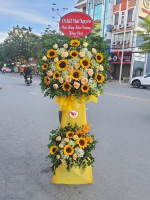 Kệ hoa khai trương, chúc mừng MS150