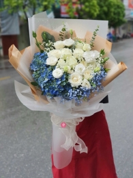 Bó hồng trắng mix màu MS211