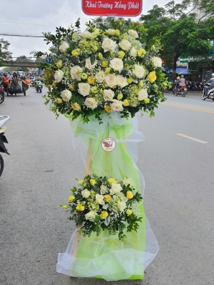 Kệ hoa khai trương, chúc mừng MS111
