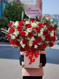 Hộp hoa, giỏ hoa chúc mừng hđ MS487