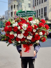 Bình, hộp hồng đỏ MS63