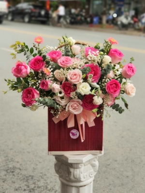  Hộp hoa, giỏ hoa chúc mừng MS99