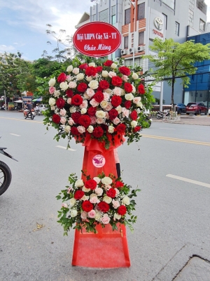 Kệ hoa khai trương, chúc mừng MS136
