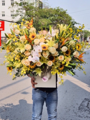 Hộp hoa, giỏ hoa chúc mừng MS57