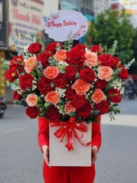 Hộp hoa, giỏ hoa chúc mừng hđ MS488